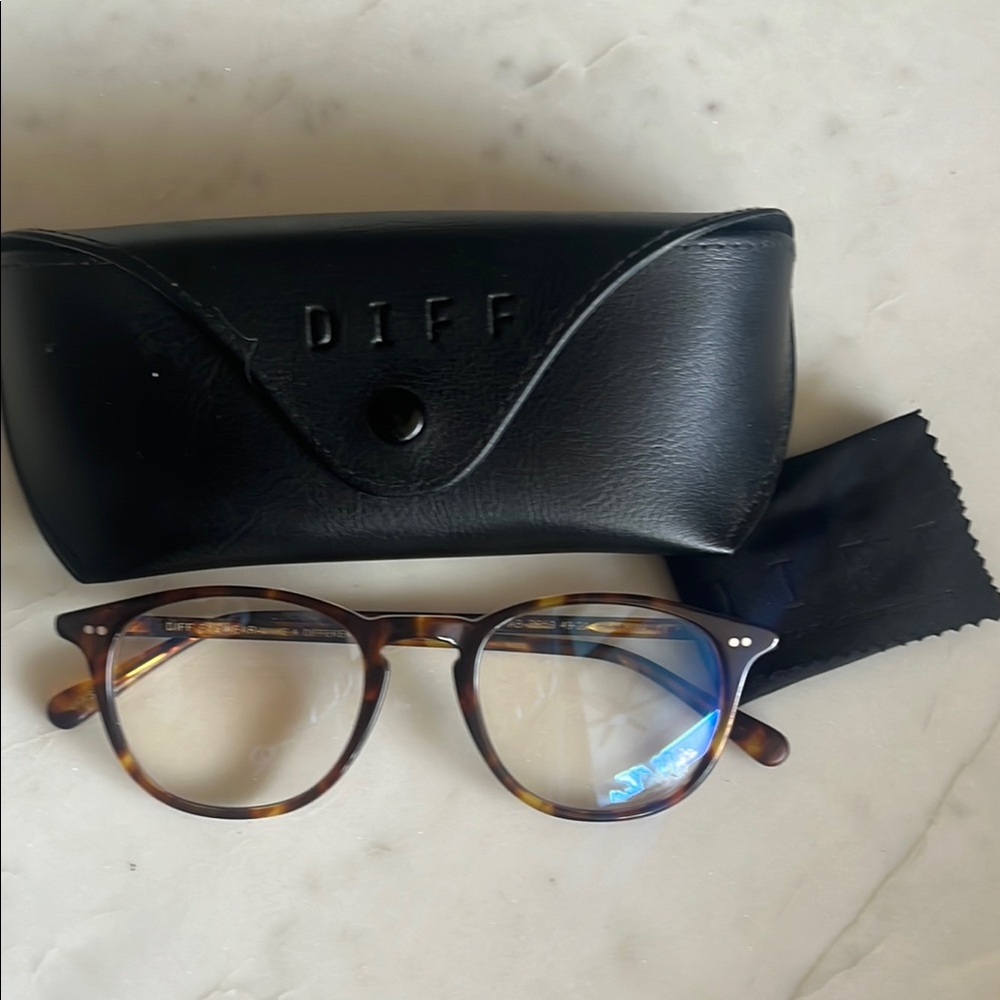 DIFF Tortoise Shell Blue blocking Glasses with Case